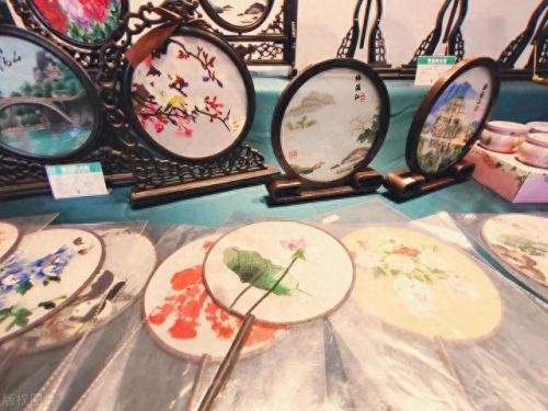 国内十大顶级手艺品排行榜(十大手工艺品排行榜)