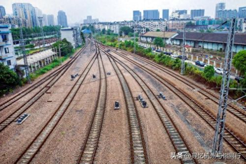 杭州最美雕像排名前十(杭州青芝坞的朱淑贞雕像)插图7 杭州最美雕像排名前十(杭州青芝坞的朱淑贞雕像)插图7