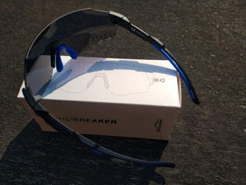 骑行变色眼镜十大排行榜(变色眼镜在车里不变色吗)插图12 骑行变色眼镜十大排行榜(变色眼镜在车里不变色吗)插图12