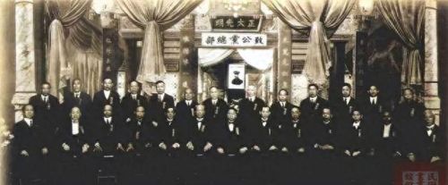 世界头号黑帮排名前十(世界著名黑帮排名)插图2 世界头号黑帮排名前十(世界著名黑帮排名)插图2