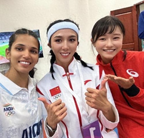 体育舞蹈女生排名前十(全网最火的科目舞蹈女)插图1 体育舞蹈女生排名前十(全网最火的科目舞蹈女)插图1