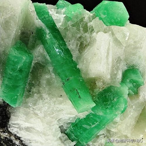 中国十大祖母绿原石排行榜(天然祖母绿原石价格表)插图