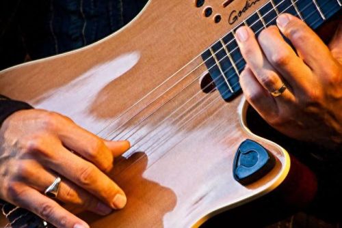 电吉他十大震撼曲子排行榜(点香哥吉他最火的十首曲子)插图4 电吉他十大震撼曲子排行榜(点香哥吉他最火的十首曲子)插图4