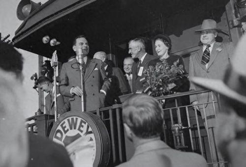 民国十大有钱人排行榜(十大最帅民国帅哥)插图4 民国十大有钱人排行榜(十大最帅民国帅哥)插图4