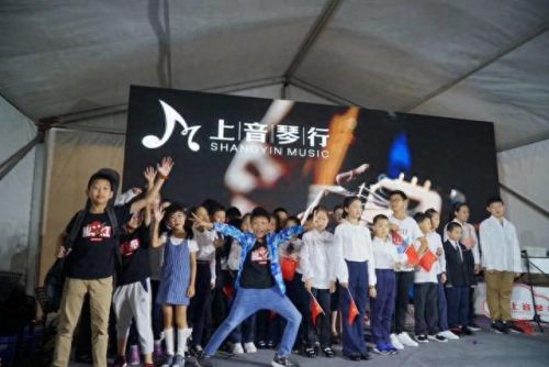 十大难听钢琴曲排行榜(欧洲十大古典钢琴曲)插图13