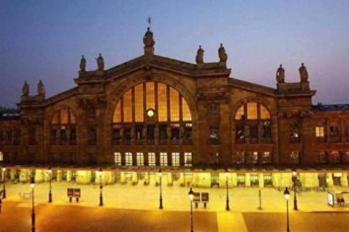 十大最美跨国火车站排行榜(最美火车站排行榜)插图10