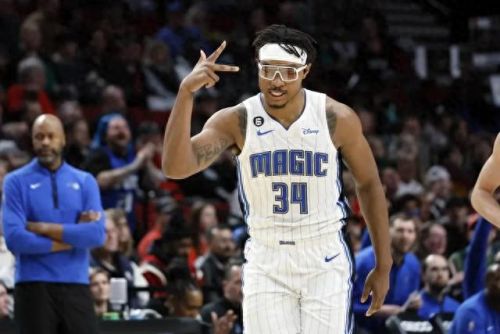 中锋全能球星排名前十(传奇球星兑换卡换哪个中锋合适)插图5