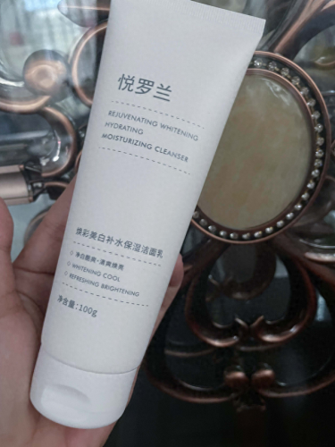 十大必买洗面奶排行榜(口碑最好十大洗面奶排行榜图)插图1 十大必买洗面奶排行榜(口碑最好十大洗面奶排行榜图)插图1