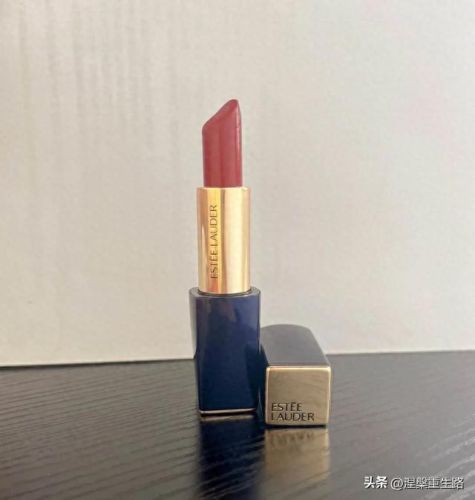 排名前十的口红图片(秋冬口红推荐前十)插图4 排名前十的口红图片(秋冬口红推荐前十)插图4