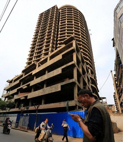 十大烂尾楼城市排行榜名单(临汾十大烂尾陈楼名单)插图