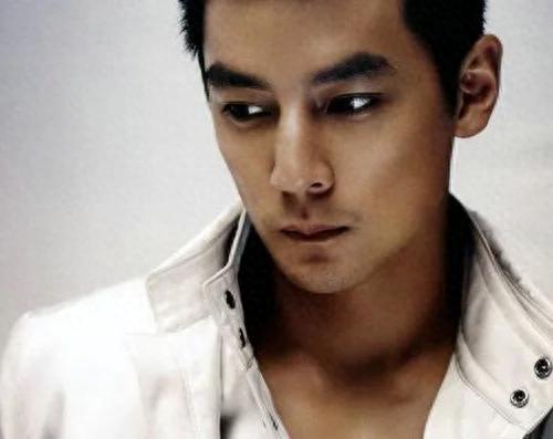 超级无敌 帅哥排名前十(高个子帅哥排行榜)插图5