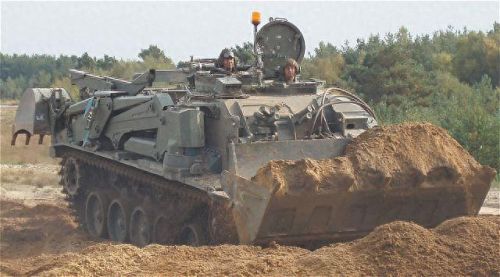 十大科幻装甲车电影排行榜(科幻坦克装甲车电影)插图2