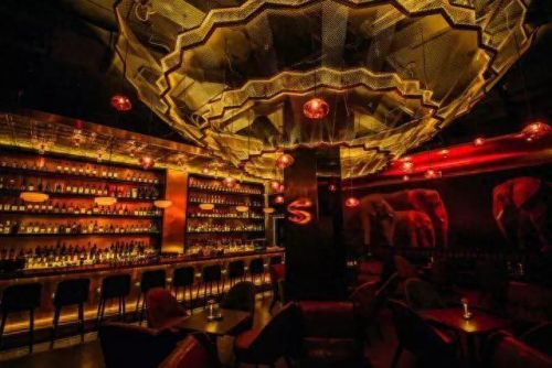 青岛独栋酒吧排名前十(青岛juicy酒吧价目表)插图19 青岛独栋酒吧排名前十(青岛juicy酒吧价目表)插图19