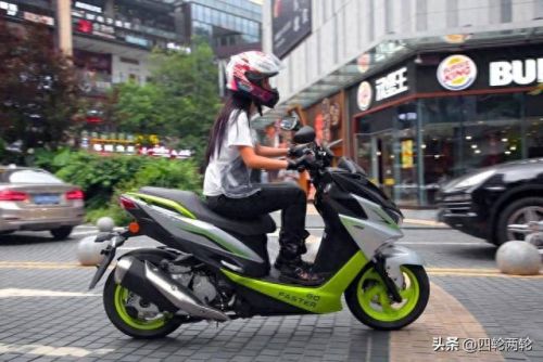 十大运动摩托车排行榜价格(摩托车跑车十大排行榜)插图1