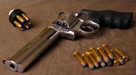 十大左轮手枪威力排行榜(柯尔特蟒蛇左轮手枪)插图3