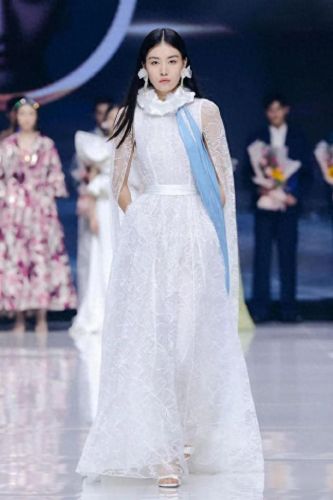 人气时装杂志排名前十(流行的时装杂志)插图59