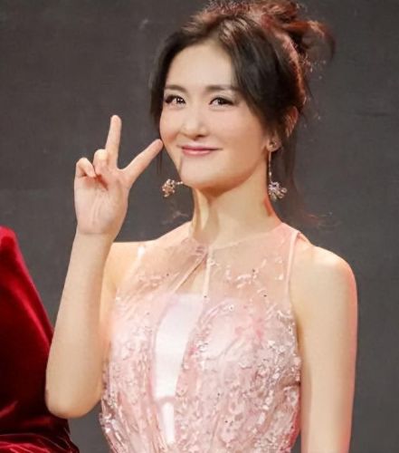 传媒圈十大美女排行榜(传媒十大女星)插图5 传媒圈十大美女排行榜(传媒十大女星)插图5