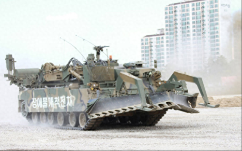 十大科幻装甲车电影排行榜(科幻坦克装甲车电影)插图10