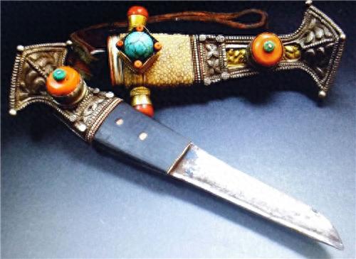 世界十大名刀排行榜图片(十大顶级野外生存刀)插图2