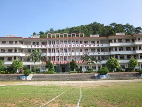 云浮市十大高中排行榜(云浮最好十大高中)插图1