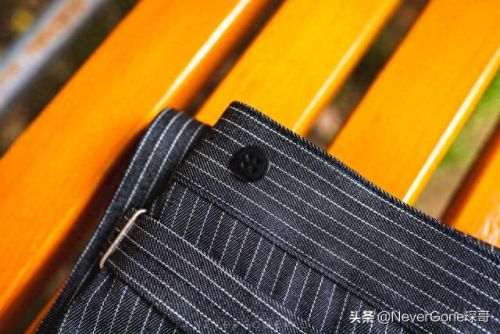 世界十大品牌工装裤排行榜(工装裤品牌排行榜前十名)插图14 世界十大品牌工装裤排行榜(工装裤品牌排行榜前十名)插图14