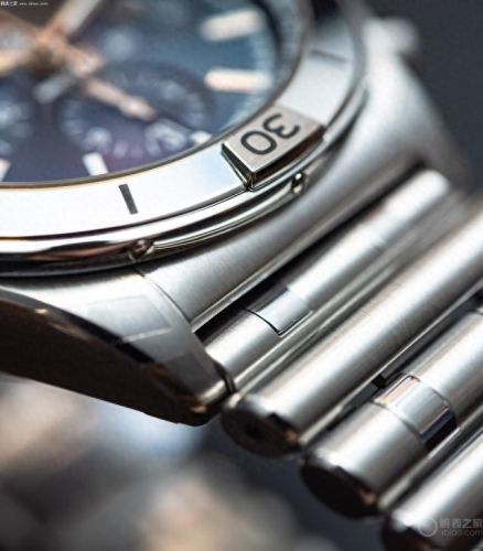 十大百年灵表排行榜(百年灵最好看的表)插图6 十大百年灵表排行榜(百年灵最好看的表)插图6