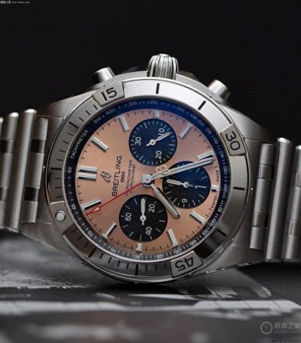 十大百年灵表排行榜(百年灵最好看的表)插图2 十大百年灵表排行榜(百年灵最好看的表)插图2