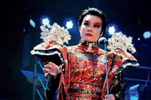 十大超级人类的歌曲排行榜(互动性强的十大歌曲)插图3