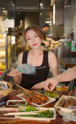 十大网红歌曲翻唱排行榜(翻唱林子祥歌的网红)插图2