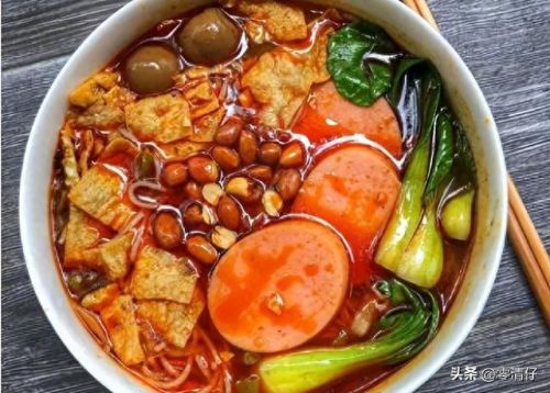 螺蛳粉十大排行榜做法(柳州螺蛳鸭脚煲做法)