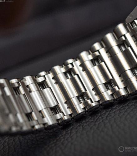 十大百年灵表排行榜(百年灵最好看的表)插图8 十大百年灵表排行榜(百年灵最好看的表)插图8