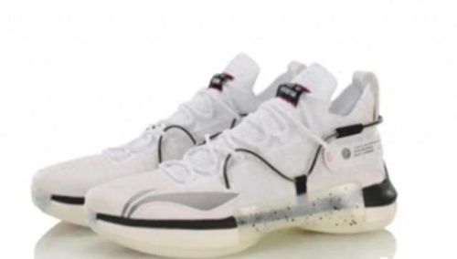 十大篮球鞋品牌排行榜(十大最耐用篮球品牌)插图6