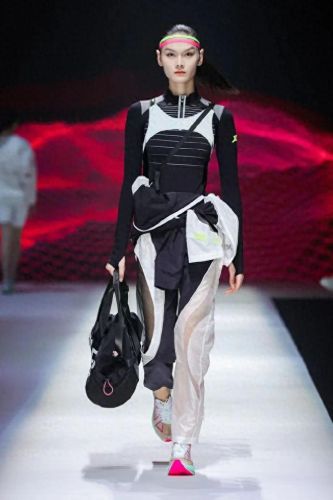 人气时装杂志排名前十(流行的时装杂志)插图46