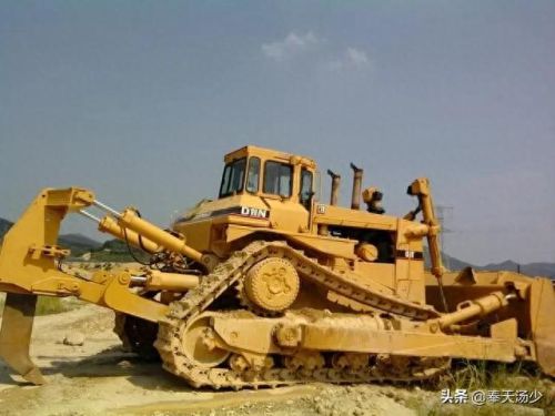 全球十大堆土机排行榜(世界十大推土机视频)插图2 全球十大堆土机排行榜(世界十大推土机视频)插图2