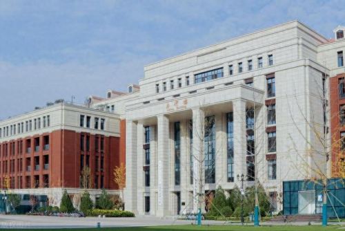 巾国十大高校排行榜第一(最新中国10大高校排行榜)