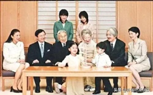 日本皇室财产排名前十(日本皇室全家福1993年)插图1 日本皇室财产排名前十(日本皇室全家福1993年)插图1