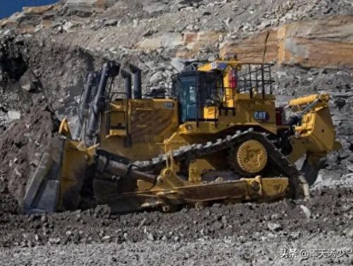 全球十大堆土机排行榜(世界十大推土机视频)插图29 全球十大堆土机排行榜(世界十大推土机视频)插图29