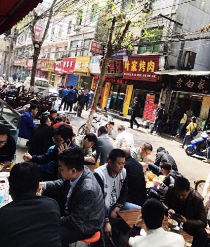 西安十大油泼面排行榜(西安美食面推荐)插图2 西安十大油泼面排行榜(西安美食面推荐)插图2