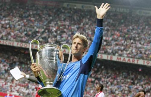 十大最好守门员排行榜最新(史上最强守门员十大排名)插图7 十大最好守门员排行榜最新(史上最强守门员十大排名)插图7