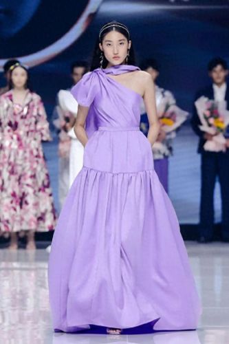 人气时装杂志排名前十(流行的时装杂志)插图51