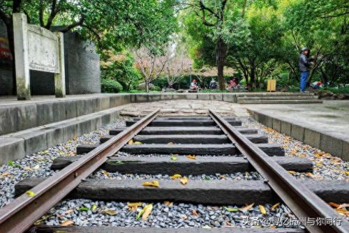 杭州最美雕像排名前十(杭州青芝坞的朱淑贞雕像)插图17 杭州最美雕像排名前十(杭州青芝坞的朱淑贞雕像)插图17