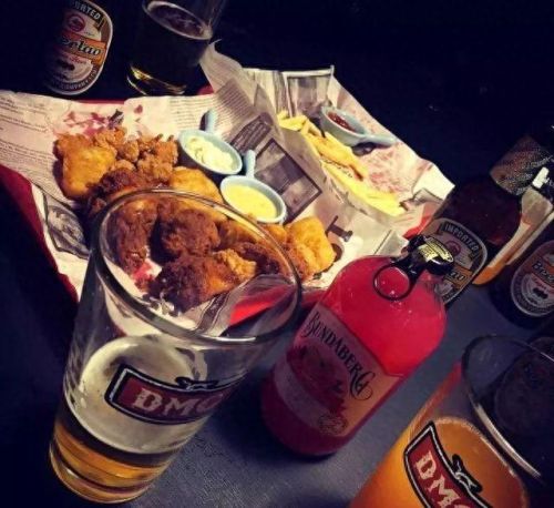 青岛独栋酒吧排名前十(青岛juicy酒吧价目表)