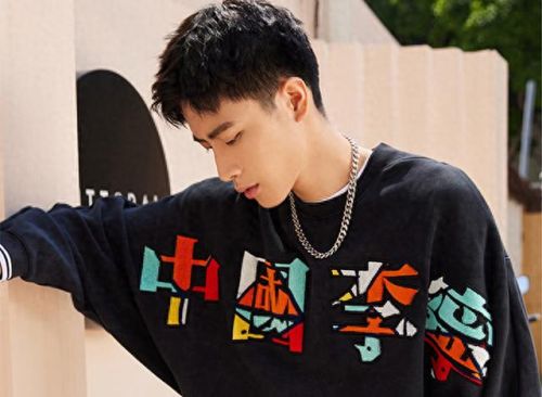 卫衣品牌十大名牌排行榜(卫衣品牌前十名)插图2