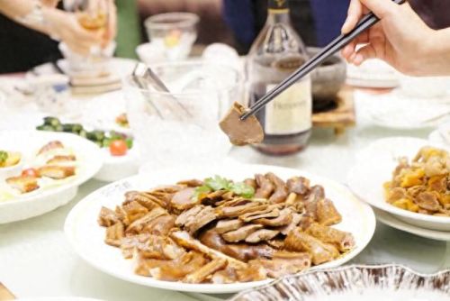 卤味鸭爪十大品牌排行榜图片(卤味店十大品牌)插图1