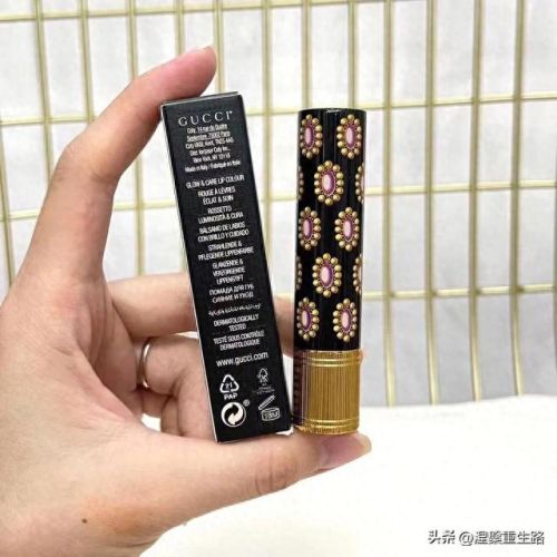 排名前十的口红图片(秋冬口红推荐前十)插图3 排名前十的口红图片(秋冬口红推荐前十)插图3