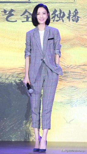 十大穿西装美女排行榜视频(美女西装模特小视频杭州)插图10