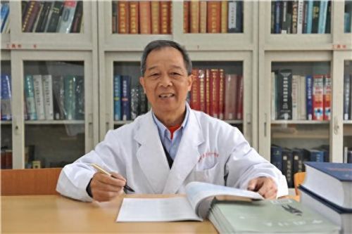 广西十大好医生排行榜最新(广西最有名的壮医)