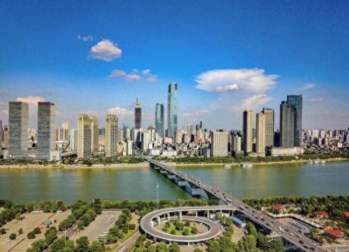 十大巨型推土机排行榜(全球十大推土机排名)