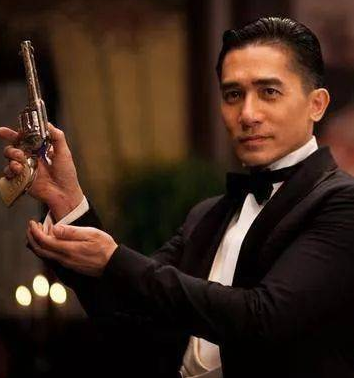 排名前十的明星富豪(盘点十大富豪明星)插图1