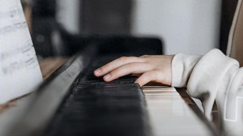 钢琴曲排行榜十大最好听(抖音最好听的钢琴曲)插图 钢琴曲排行榜十大最好听(抖音最好听的钢琴曲)插图